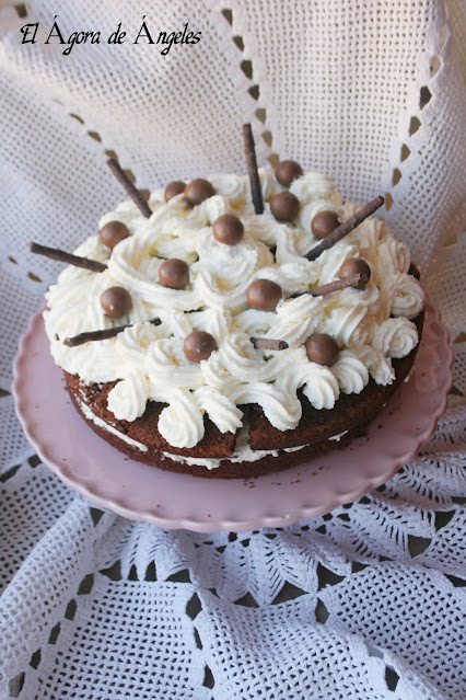 Tarta de chocolate y crema de queso  El Ágora de Ángeles