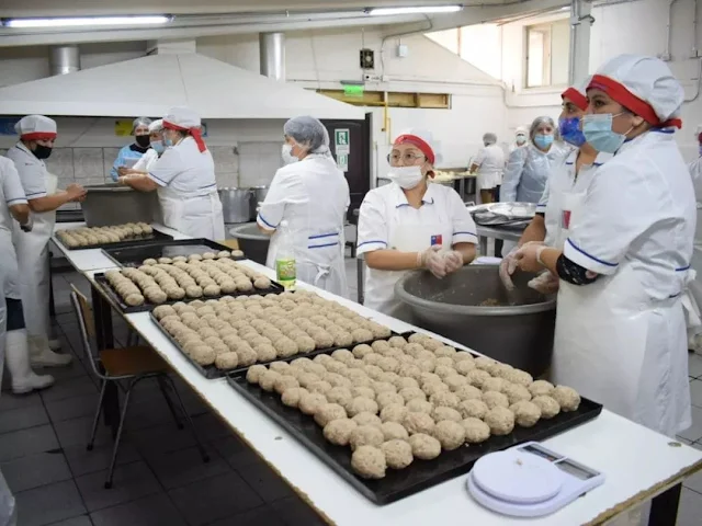 Manipuladoras de alimentos de Osorno celebran fallo por el pago de finiquitos
