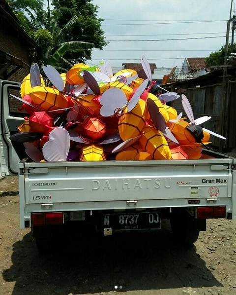 1.600 Lampion beraneka macam hewan pesanan Pemkot Surabaya 