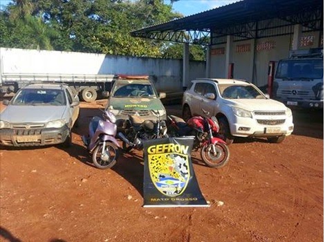 Gefron recupera cinco veículos roubados que seriam levados para Bolívia