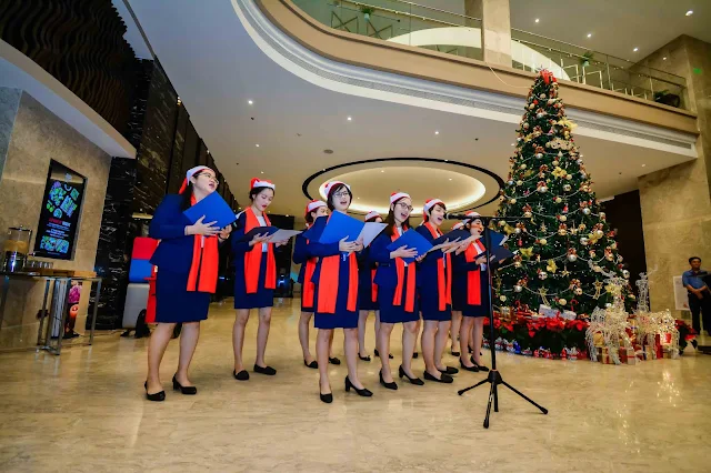 2018: Lễ thắp sáng cây thông Noel - Four Points by Sheraton Danang