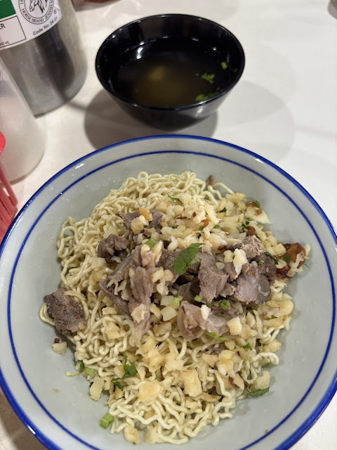 Mee kolok viral di kuching
