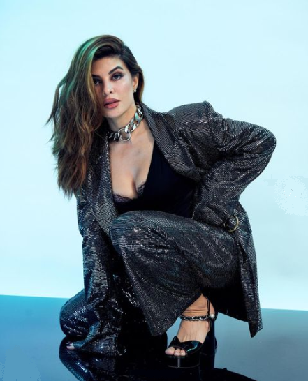 Jacqueline looks adorable in a black dress