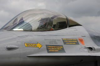 Kadund kirjasõber Al arvas, et kullatud kupliga F-16 versioon peaks olema F-16$