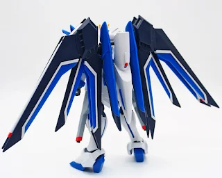 REVIEW Bandai HGCE 1/144 STTS-909 Rising Freedom Gundam