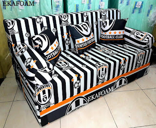 Sofa bed inoac motif bola JUVENTUS