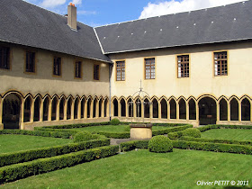 METZ (57) - Le cloître des Récollets