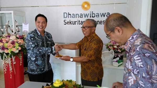 Nomor Call Center CS Dhanawibawa Sekuritas Indonesia