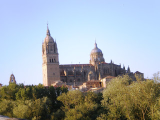 Les clochers des cathédrales, vus depuis le pont romain, sur le Rio Tormes