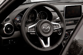 Interior view of the 2018 Mazda MX-5 Miata Club