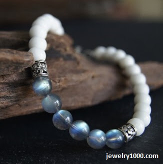 Men's Labradorite And Tridacna Beaded Bracelet