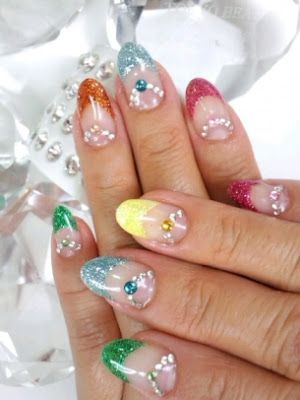 Pretty-Nail-Art-Designs-to-Try-This-Summer