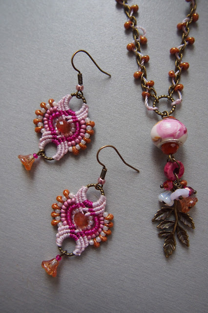 Pink and warm yellow set of necklace and micro macrame earrings