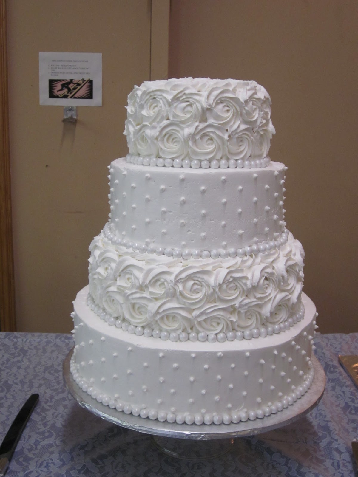  whipped  cream icing  for wedding  cakes 