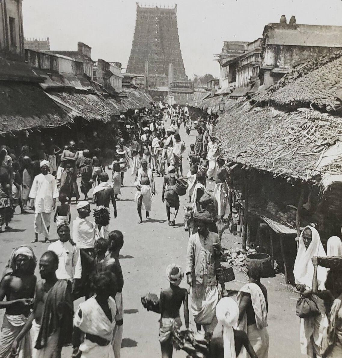 Meenakshi Amman Hindu Temple Street, Madurai, Tamil Nadu, India | Rare & Old Vintage Photos (1900)