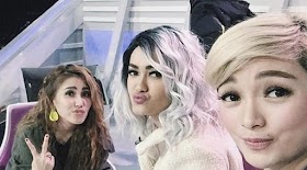 Ayu tingting dan Zaskia Gotik ikut memandikan jenazah Julia Perez