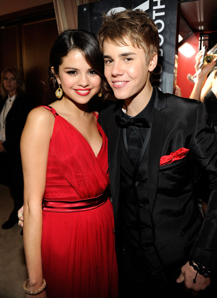 justin bieber and selena gomez pictures 2011. justin bieber and selena gomez