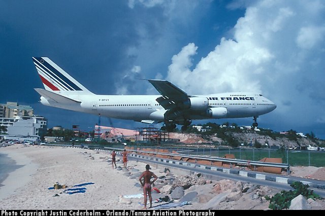 Foto2 Ekstrim Di Airport St Marteen -Princess Julianna Intl' 