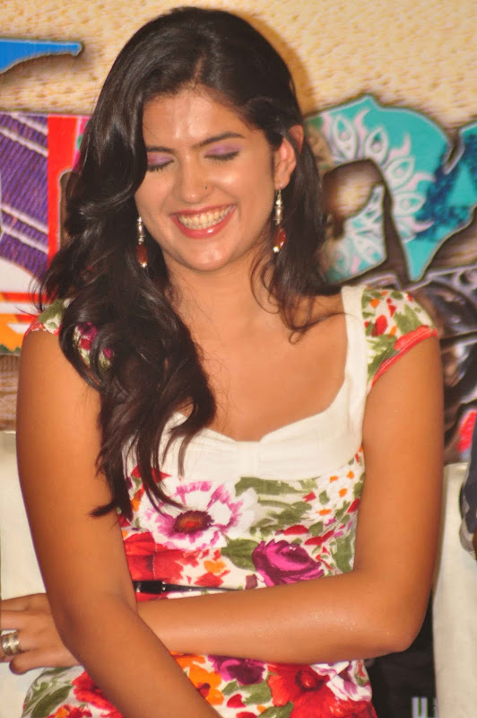 Deeksha Seth Latest Spicy Stills gallery pictures