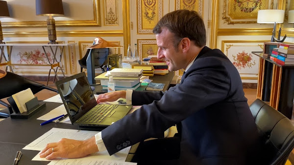 la campagne de Macron fait grincer des dents dans son entourage : « Conçue sur un coin de table ! »