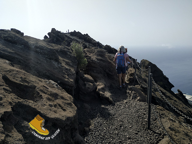 Ascendiendo al mirador del volcán de San Antonio