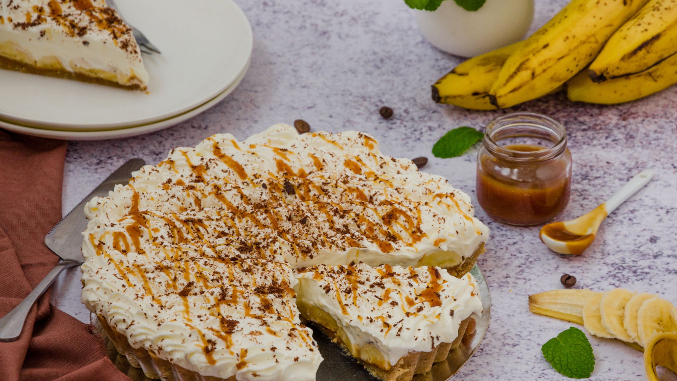 Torta de Banana com Creme e Farofa: Receita Fácil e Rápida.