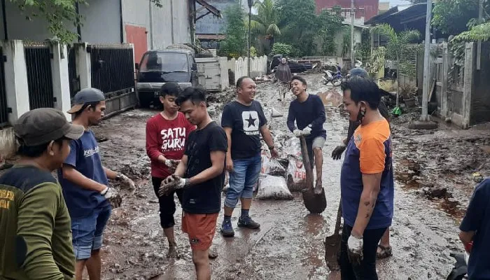 Relawan Pemuda: Jangan Biarkan Bupati Bantaeng Atasi Banjir Sendirian