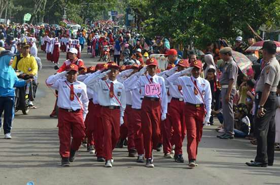 AKSI GERAK JALAN ANAK-ANAK SEKOLAH DASAR DAN MI SE-KOTA PAGARALAM