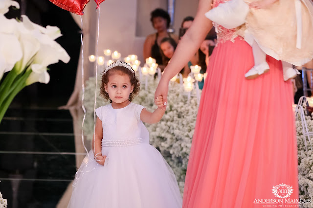 casamento clássico, casamento elegante, casamento chique, casamento real, decoração branca, tapete de espelho, passarela espelhada, casamento, cerimonia de casamento, anderson marques, dunia city hall, casarei em brasilia, casamento em brasilia, entrada da dama, dama de honra, daminha