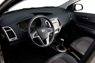 Hyundai Accent Hatchback 2011 Interior Photo