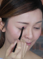 Then use the just peachy color as main color to apply it on the lid area.