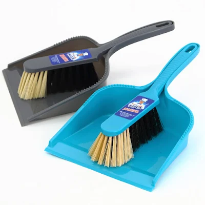 Dust Pan / Packer (With Brush)