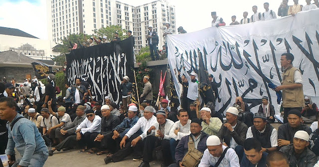 Yang Bertentangan dengan Pancasila itu Komunis, Bukan Ormas Islam yang Menyuarakan Khilafah