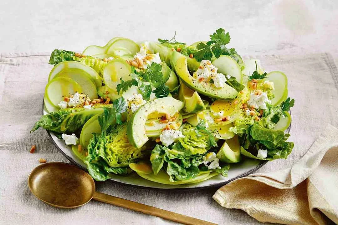 Green salad with avocado