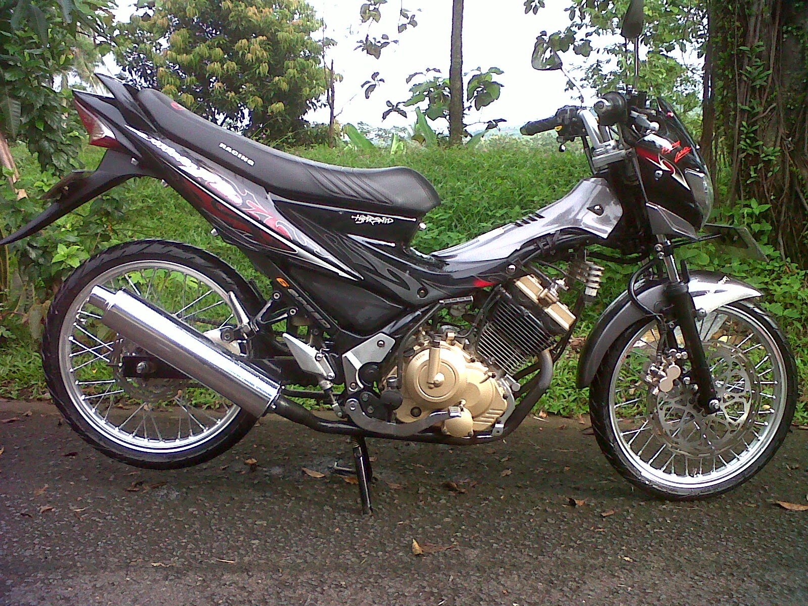 MODIFIKASI MOTOR SATRIA FU DENGAN VELG JERUJI WELCOME TO BLOG