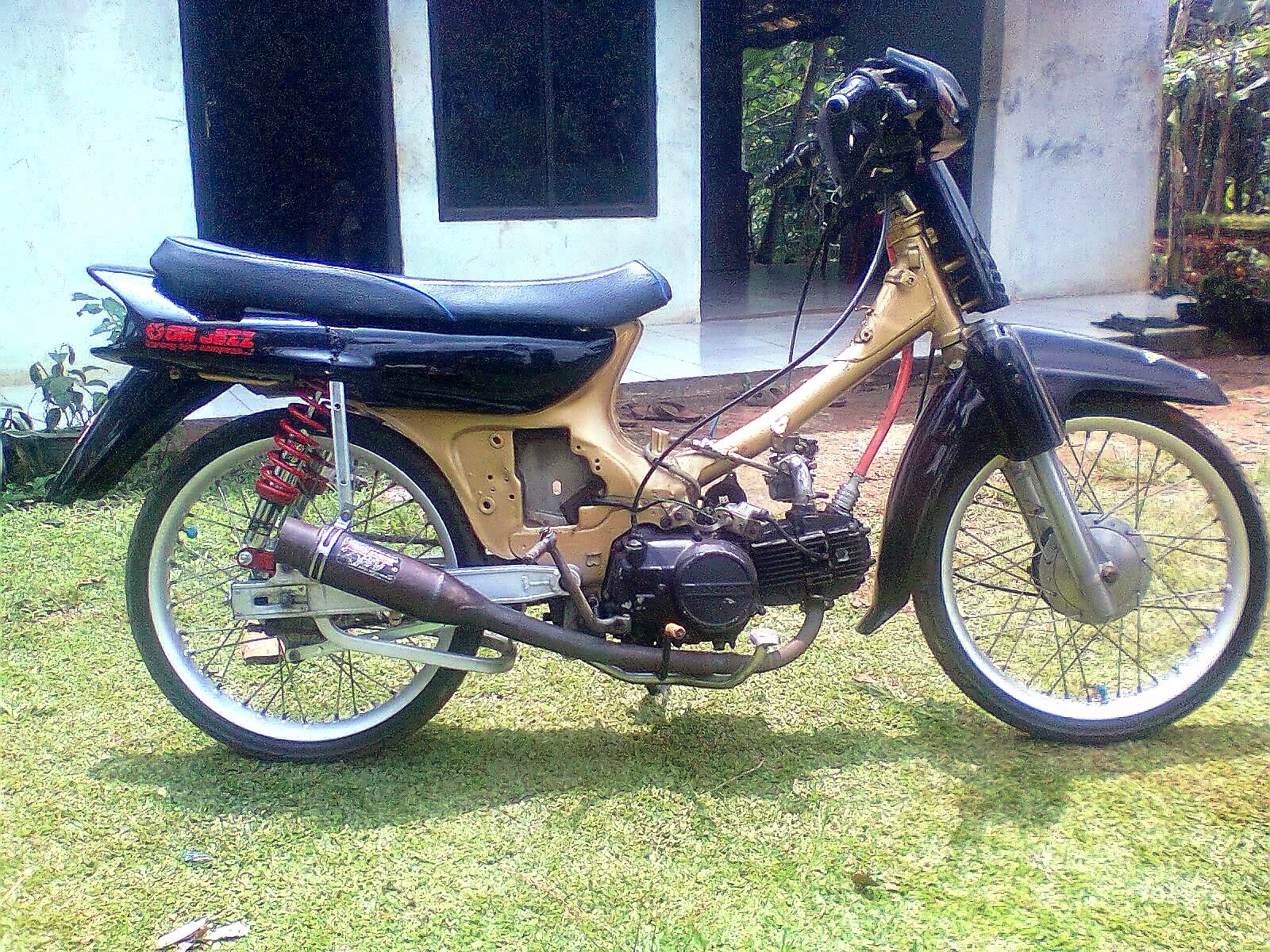 Pelanggar Batas Kecepatan Motor Drag Astrea Grand Modifikasi