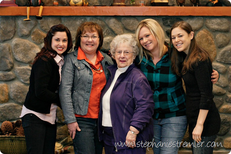 LyndenFamilyPhotographerF11-28-09Cobb-101