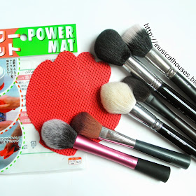 Sigma Spa Brush Cleaning Glove Dupe: Daiso Silicone Mat/Pot Holder
