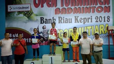 Dua Atlet Badminton Masri M. Harumkan Nama Daerah