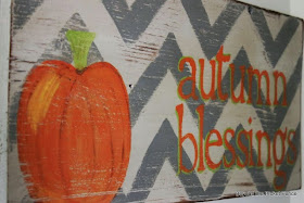 fall decorating ideas http://bec4-beyondthepicketfence.blogspot.com/2014/08/fall-inspiration.html