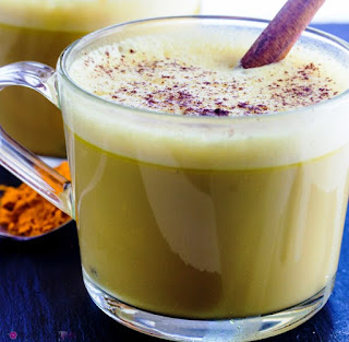 Leite dourado low carb - o famoso Golden Milk