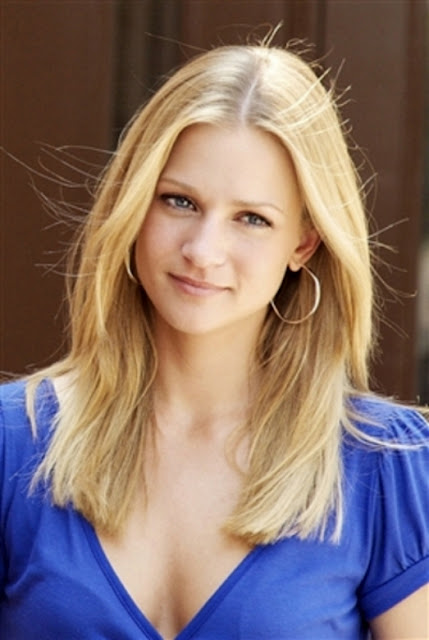 Celebrity Hairstyles: A.J. Cook Long Hairstyles