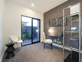 Picture of small working room with glass table