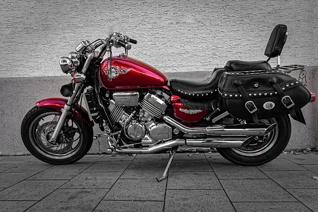 Honda Cars and Motorcycles - Image by Alexa from Pixabay
