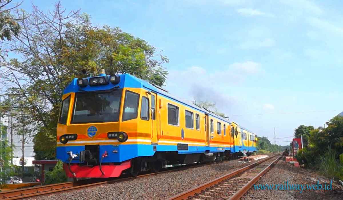 Gambar Dua Kereta Api Inspeksi Ciremai dan Semeru On Duty 