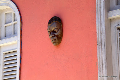 En Santiago de Cuba, by Guillermo Aldaya / PhotoConversa