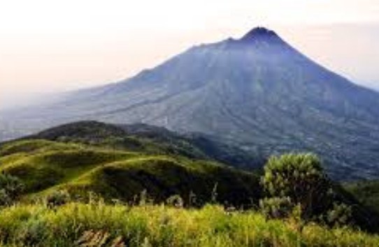 Keindahan Destinasi Wisata Gunung Merbabu Di Magelang Jawa