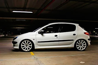 Peugeot 206 Rebaixado + Rodas 17" + Som