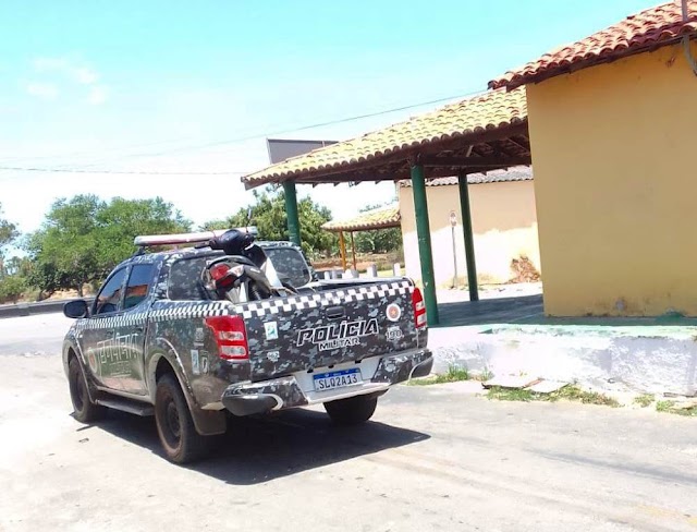 Força Tática recupera moto com restrição de roubo e suspeitos fogem no bairro São Vicente de Paula