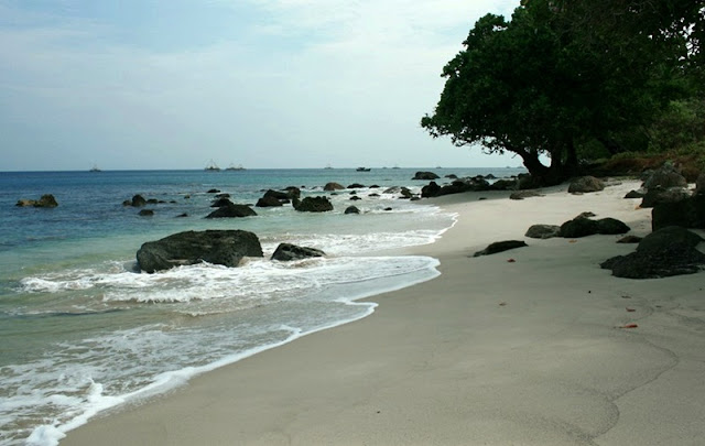 Pantai Tanjung Lesung Di Pandeglang Banten